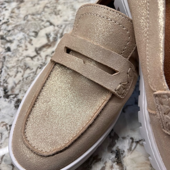 Vionic women’s slide on shoes. Size 8W New! - Picture 3 of 6